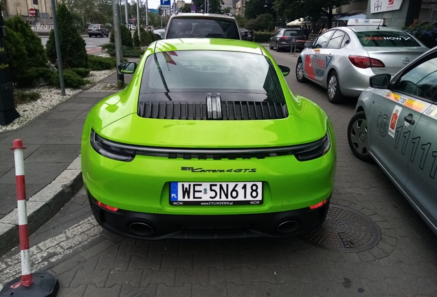 Porsche 992 Carrera 4 GTS