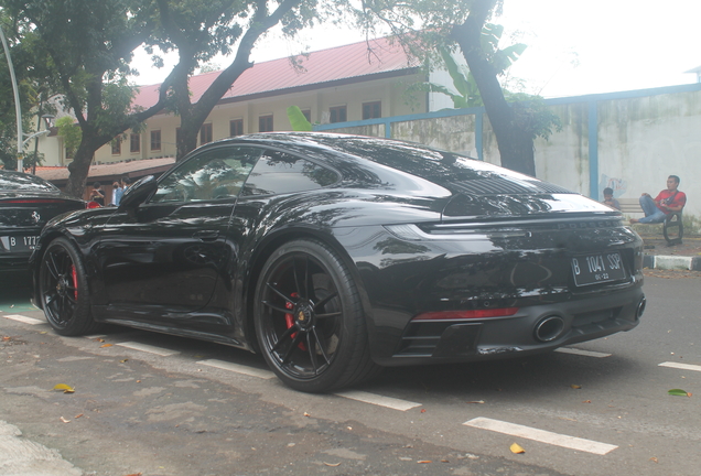 Porsche 992 Carrera GTS