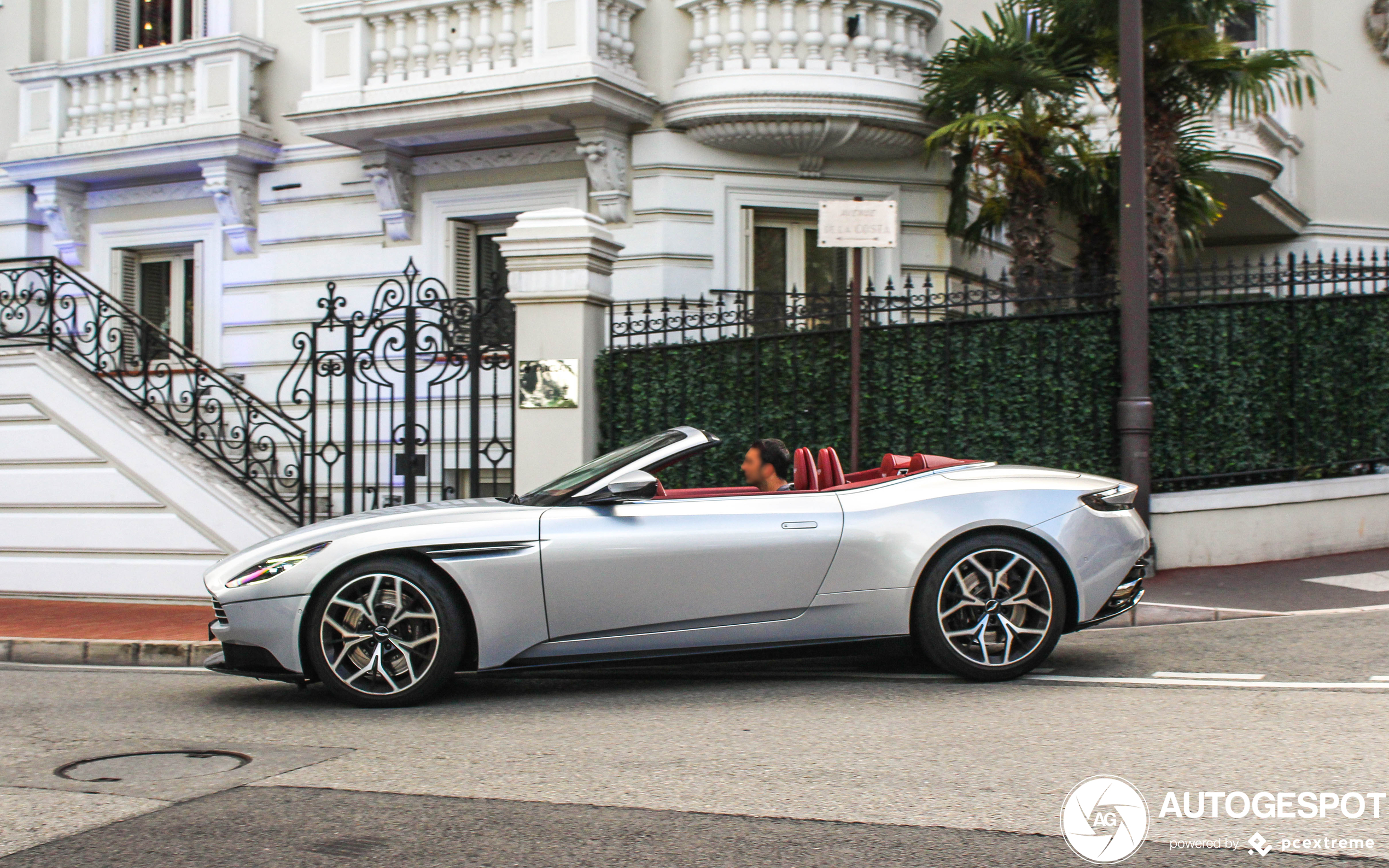 Aston Martin DB11 V8 Volante