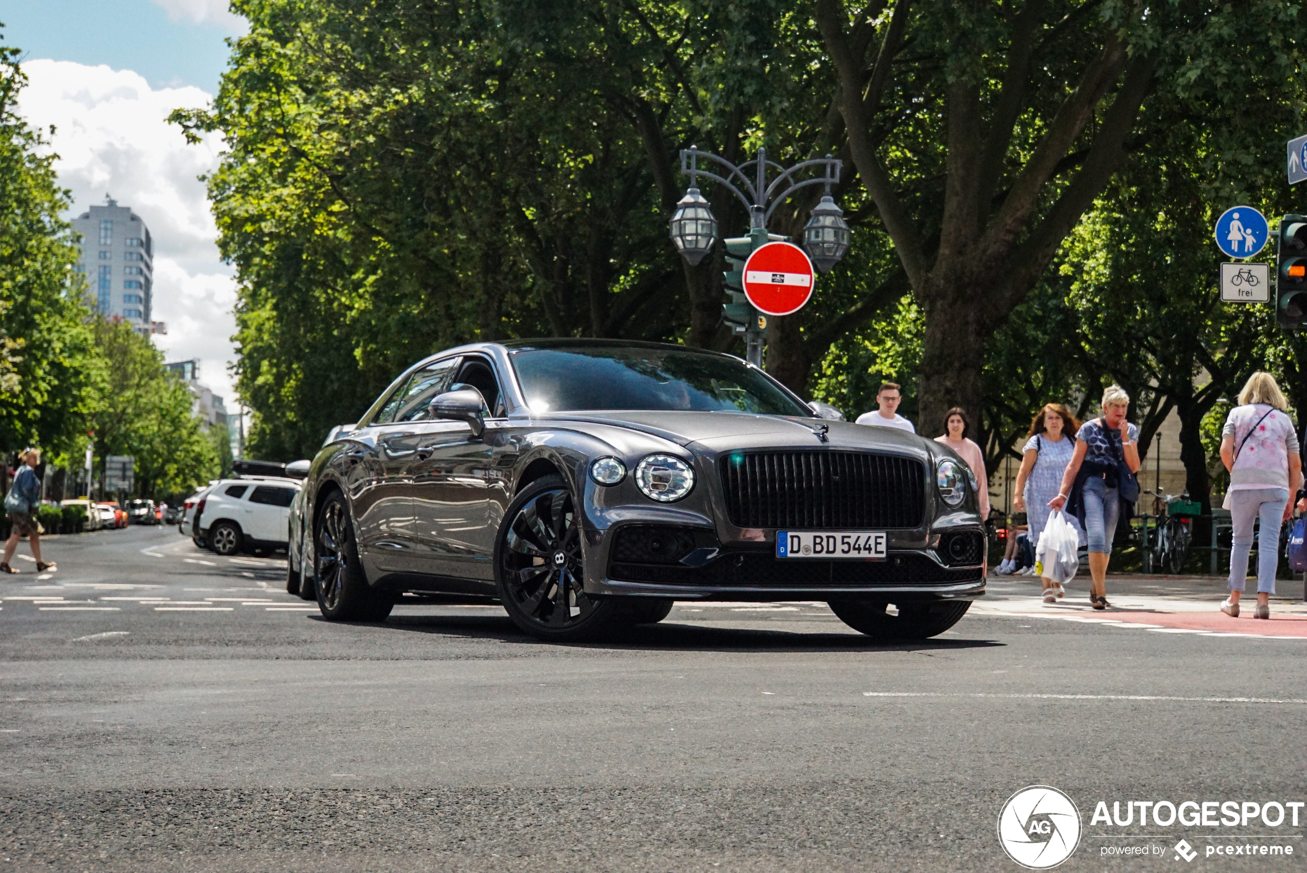 Bentley Flying Spur Hybrid