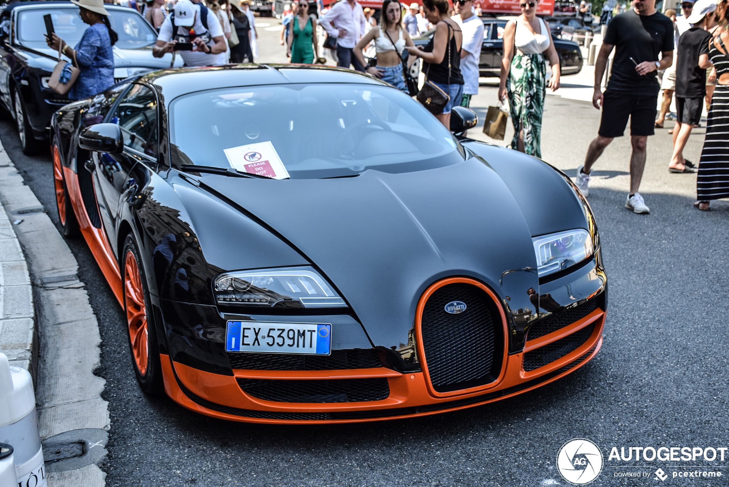 Bugatti Veyron 16.4 Super Sport L'Edition Spéciale Record du Monde