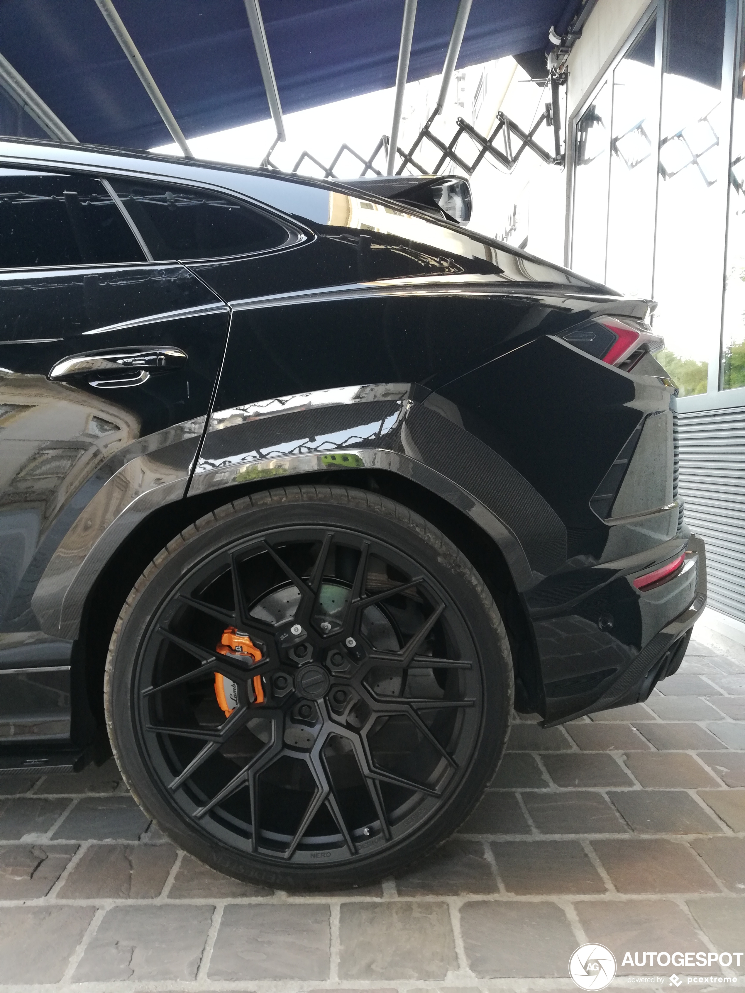 Lamborghini Urus Nero Design