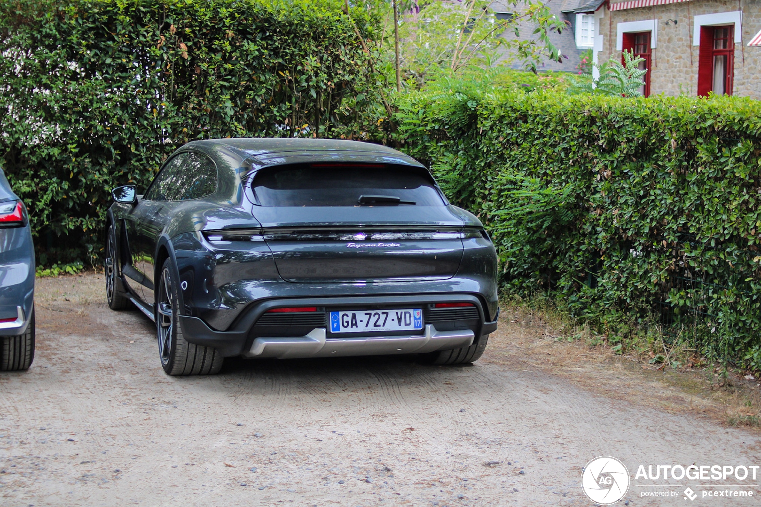 Porsche Taycan Turbo Cross Turismo