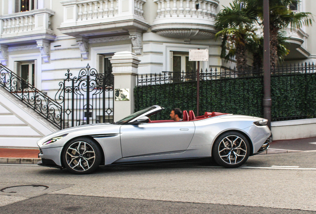 Aston Martin DB11 V8 Volante