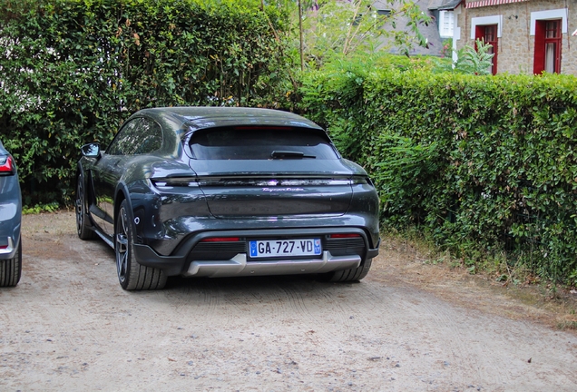 Porsche Taycan Turbo Cross Turismo