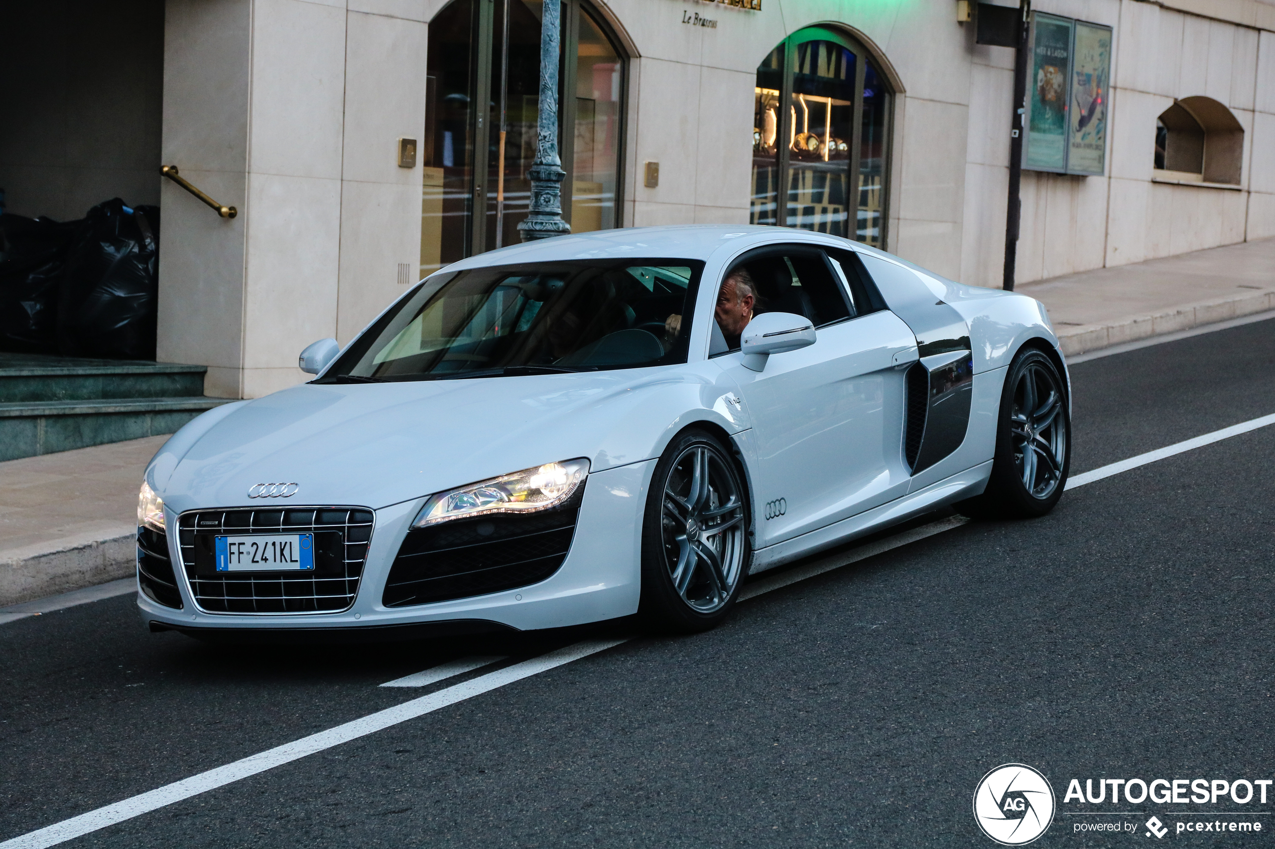 Audi R8 V10