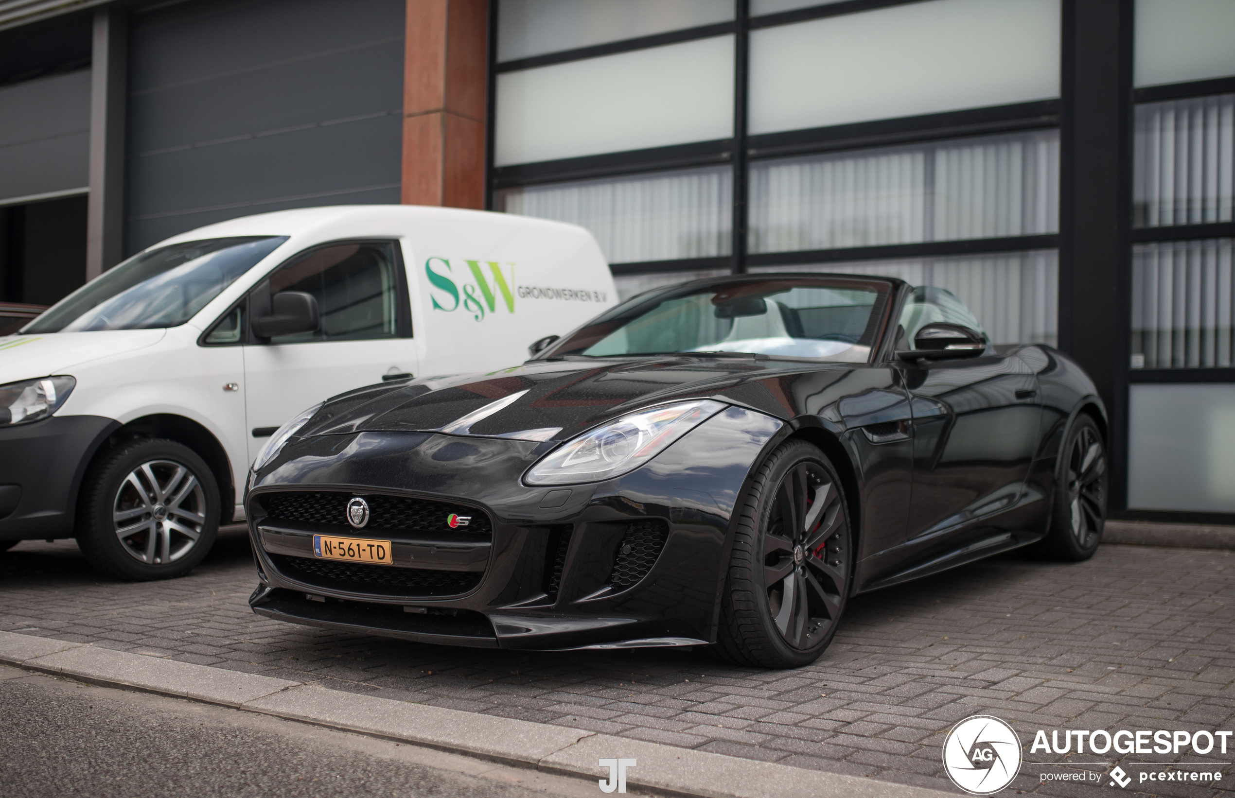 Jaguar F-TYPE S V8 Convertible