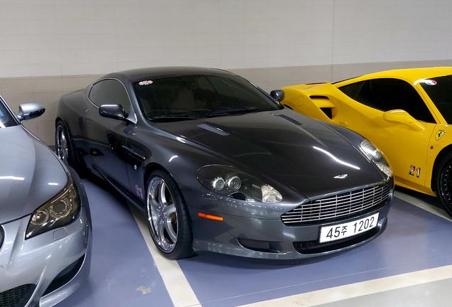 Aston Martin DB9