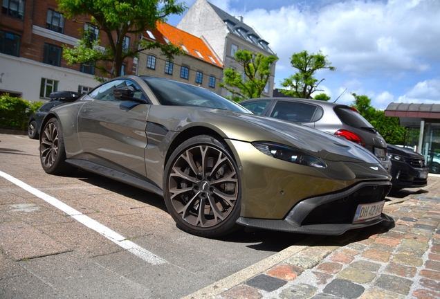 Aston Martin V8 Vantage 2018