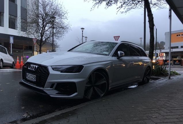 Audi RS4 Avant B9