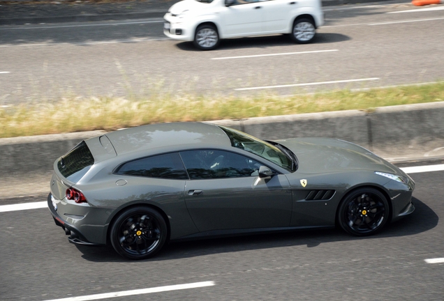 Ferrari GTC4Lusso T