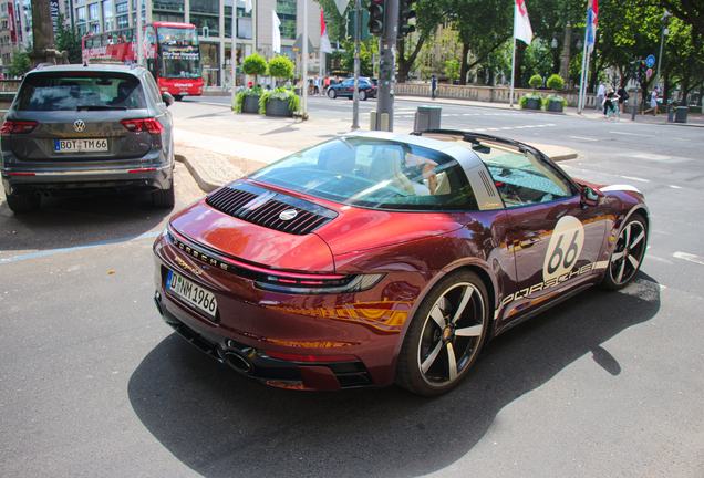 Porsche 992 Targa 4S Heritage Design Edition