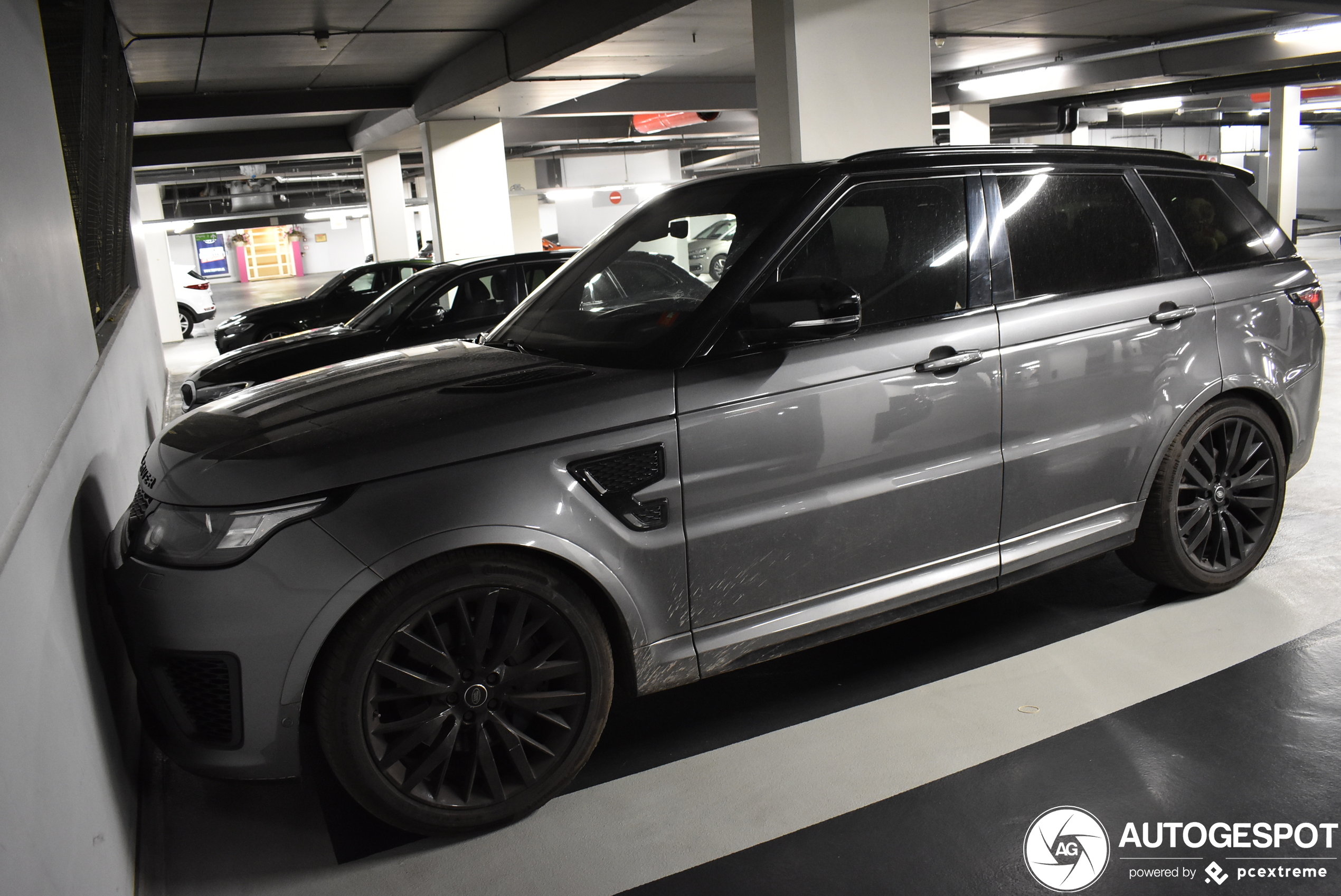 Land Rover Range Rover Sport SVR