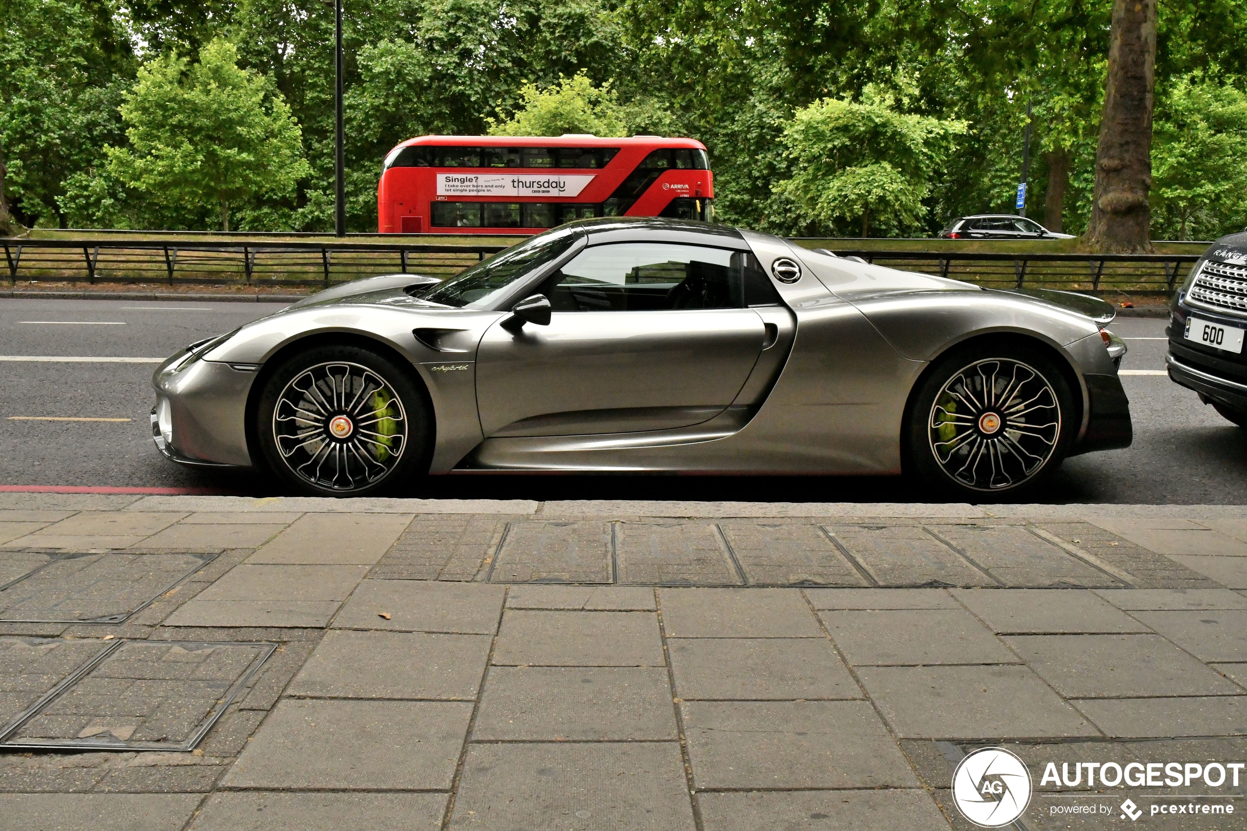 Porsche 918 Spyder Weissach Package