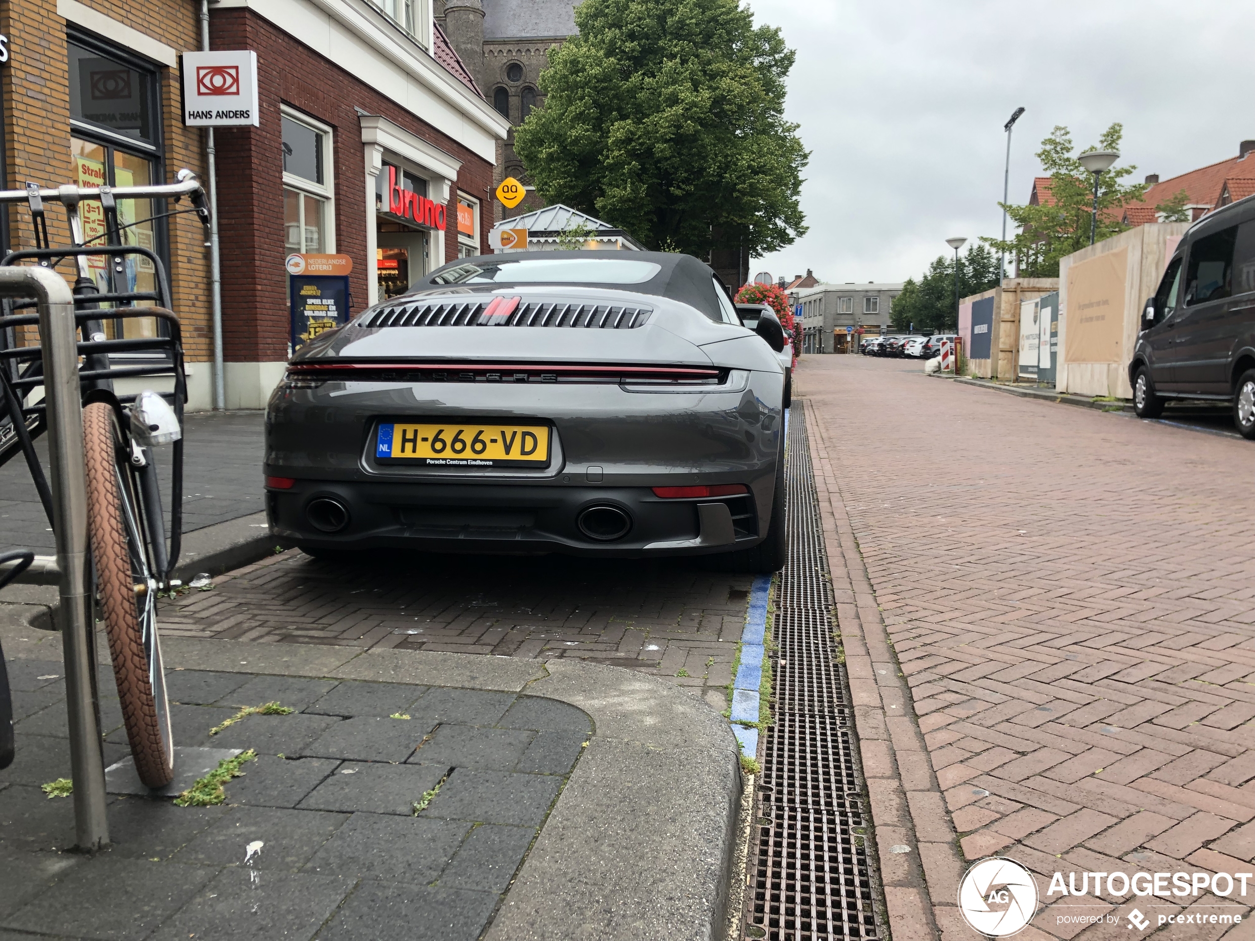 Porsche 992 Carrera 4S Cabriolet