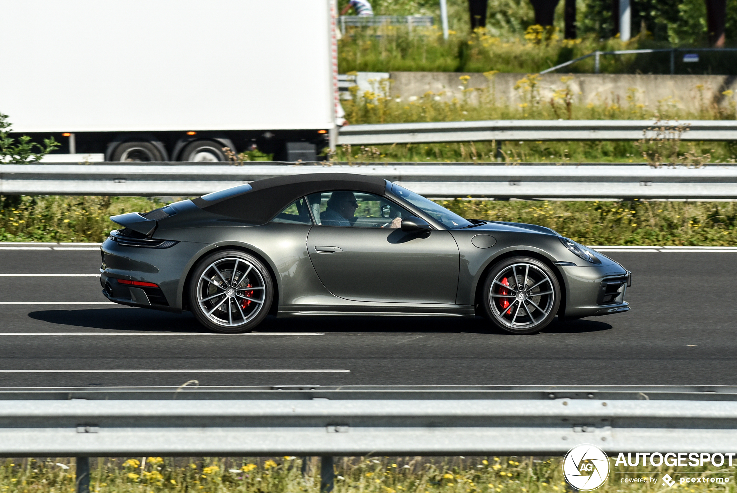 Porsche 992 Carrera 4S Cabriolet