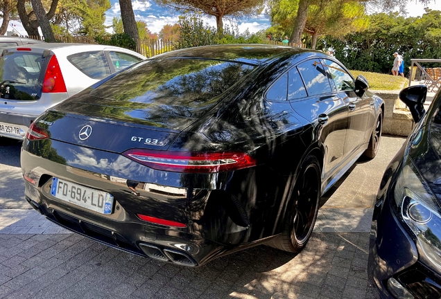 Mercedes-AMG GT 63 S X290