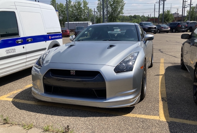 Nissan GT-R