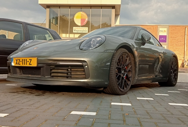 Porsche 992 Carrera 4S