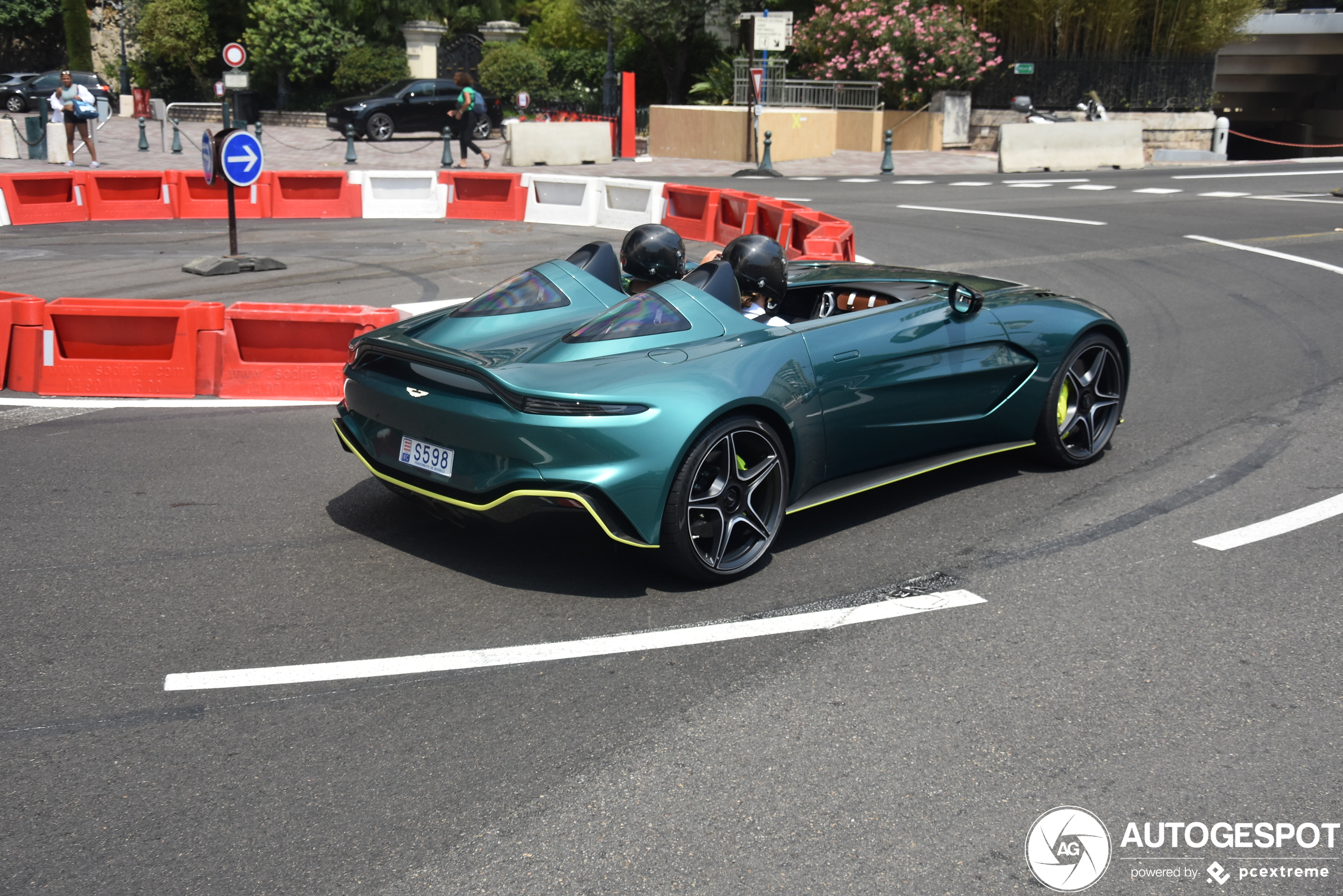 Gaat die lekker? Negende Aston Martin V12 Speedster een feit