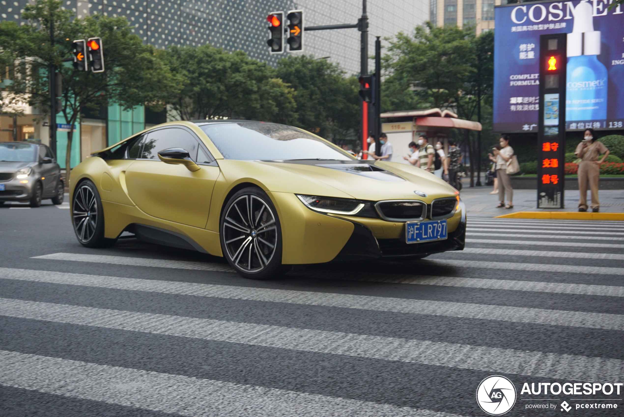 BMW i8 Protonic Frozen Yellow Edition