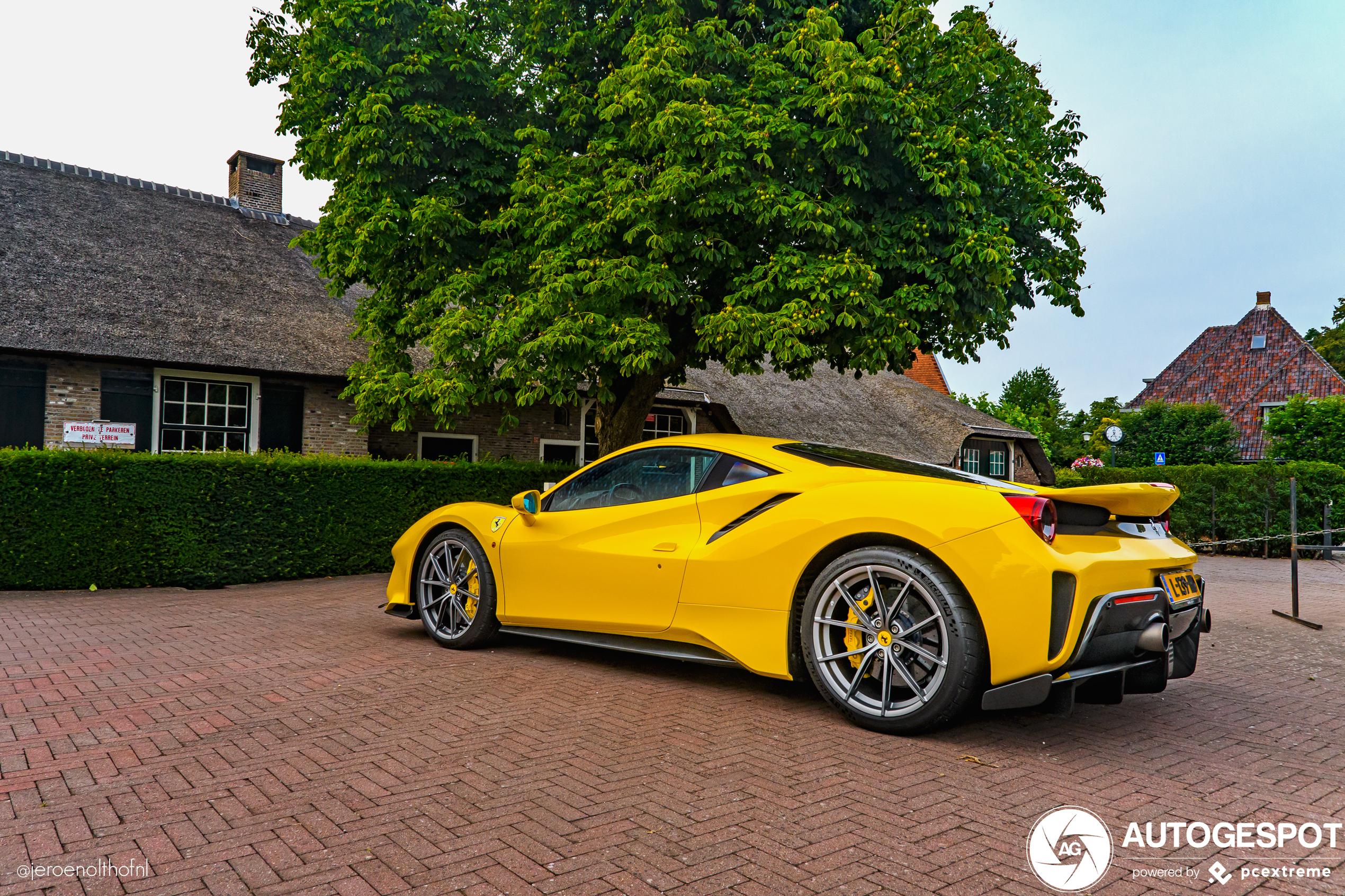 Ferrari 488 Pista