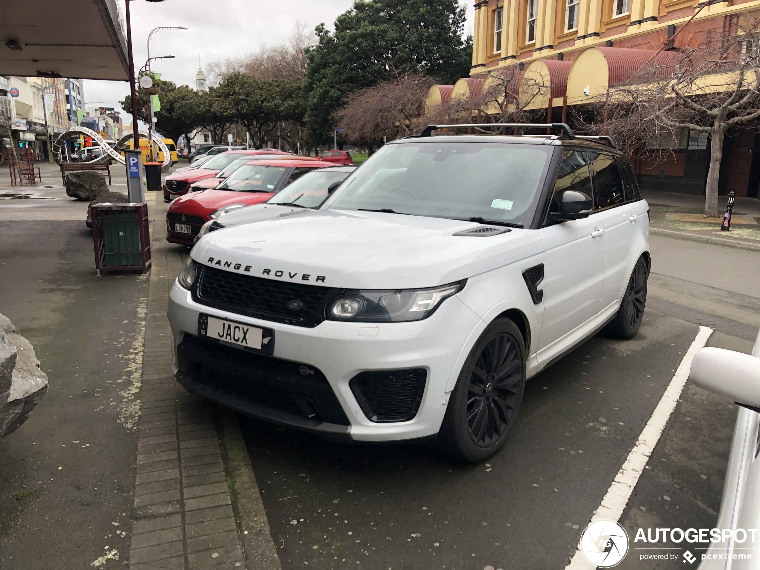 Land Rover Range Rover Sport SVR