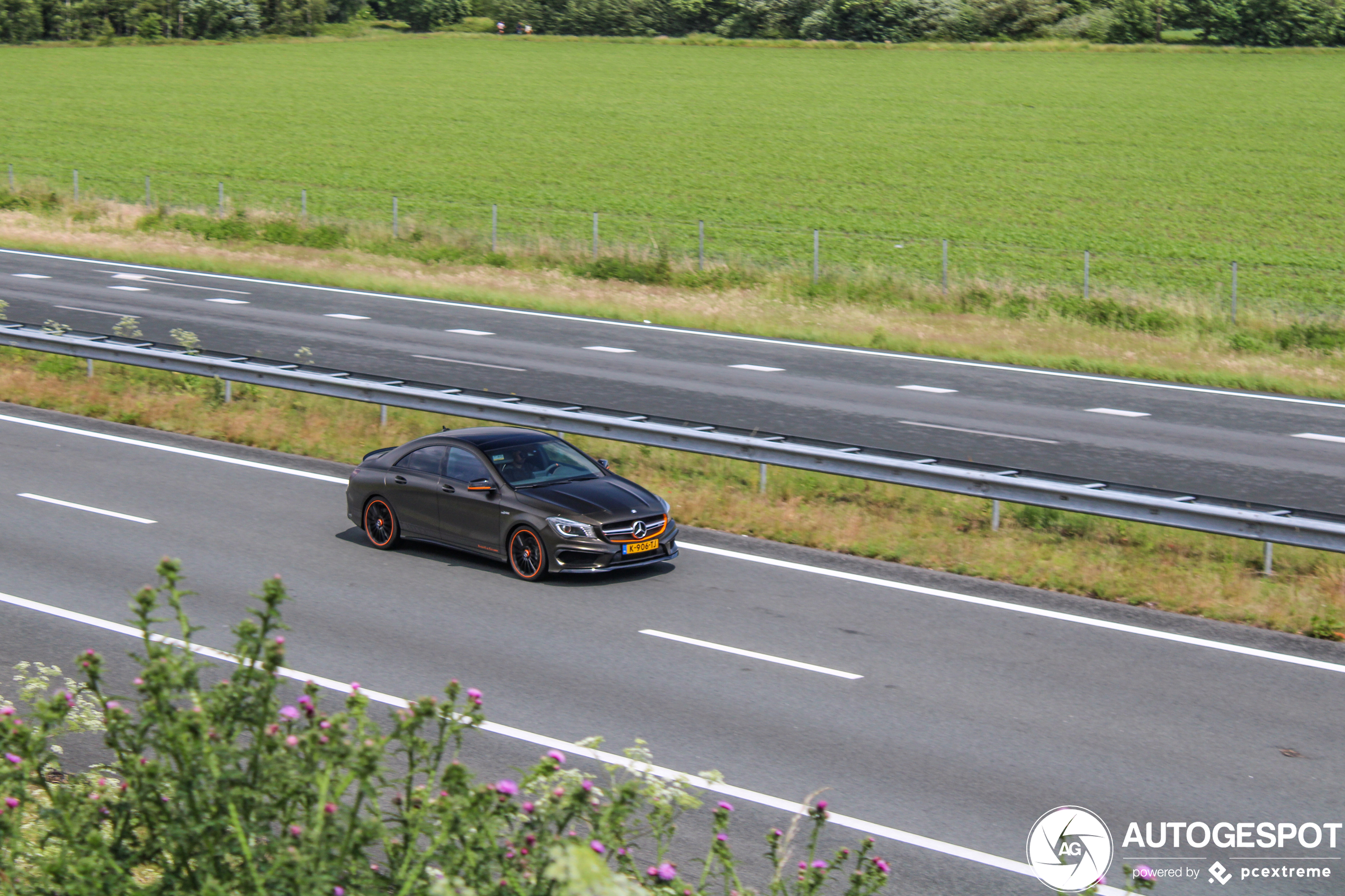 Mercedes-Benz CLA 45 AMG OrangeArt Edition C117