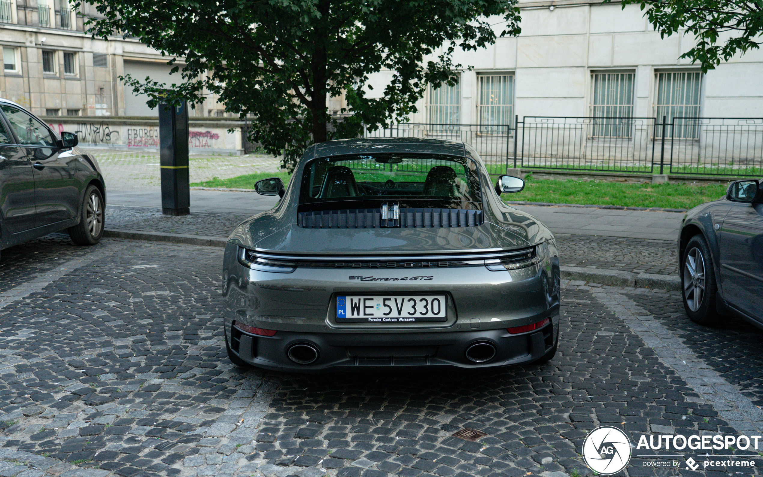 Porsche 992 Carrera 4 GTS