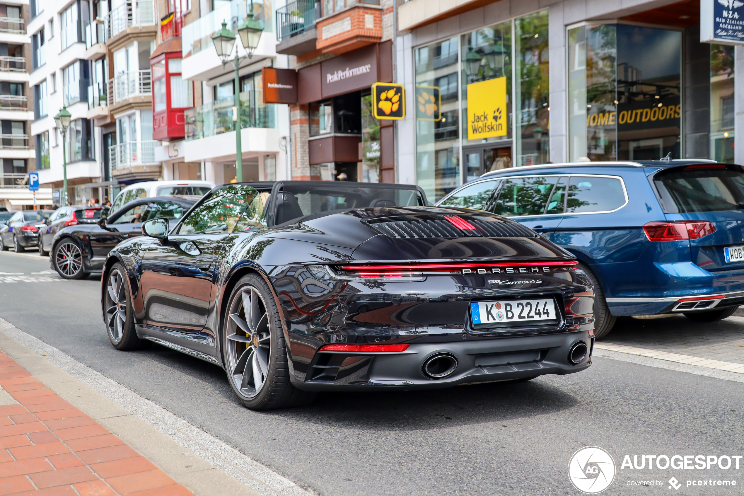 Porsche 992 Carrera 4S Cabriolet