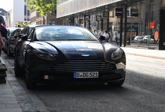 Aston Martin DB11 V8 Volante