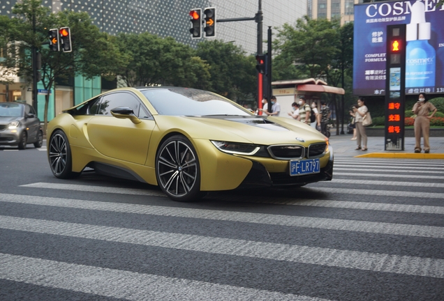 BMW i8 Protonic Frozen Yellow Edition