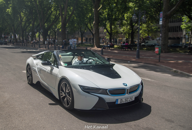 BMW i8 Roadster