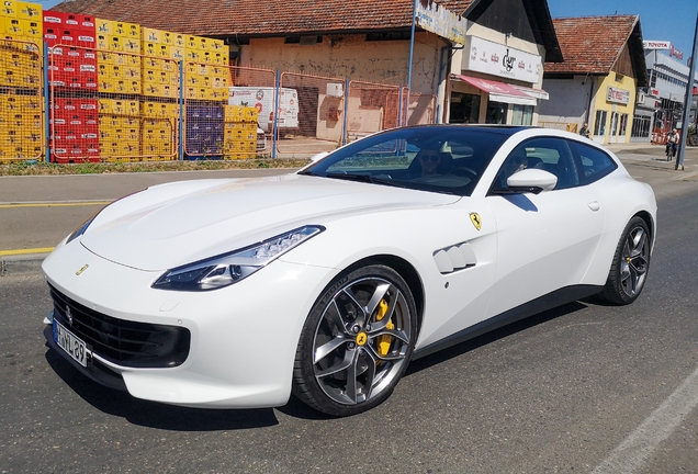 Ferrari GTC4Lusso T