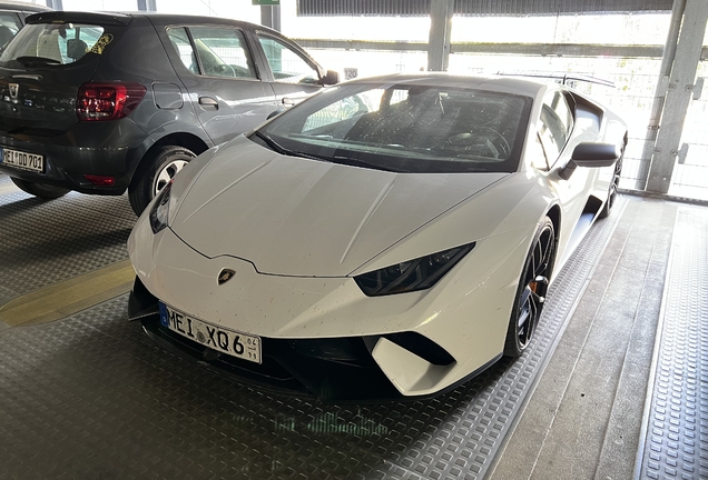 Lamborghini Huracán LP640-4 Performante