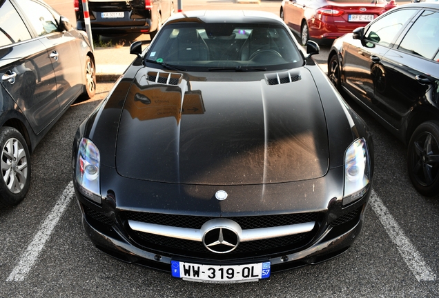 Mercedes-Benz SLS AMG