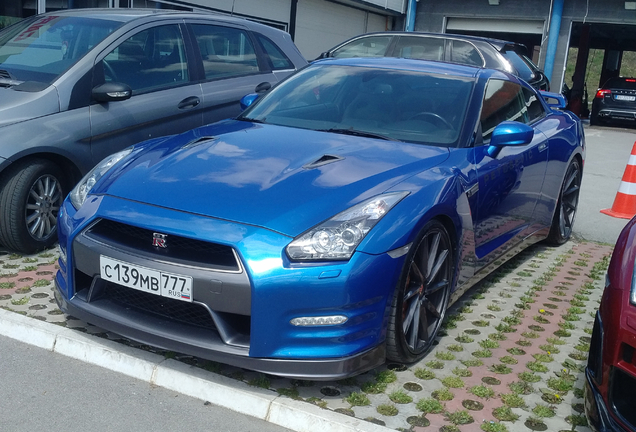 Nissan GT-R 2012