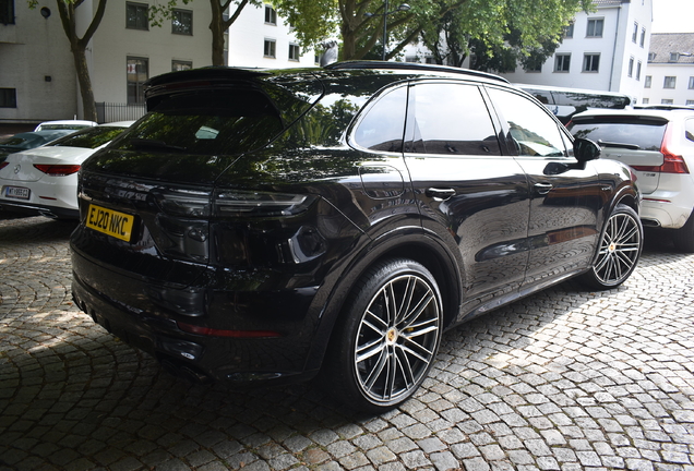 Porsche Cayenne Turbo S E-Hybrid