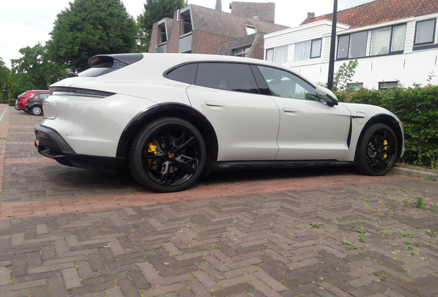 Porsche Taycan Turbo Cross Turismo