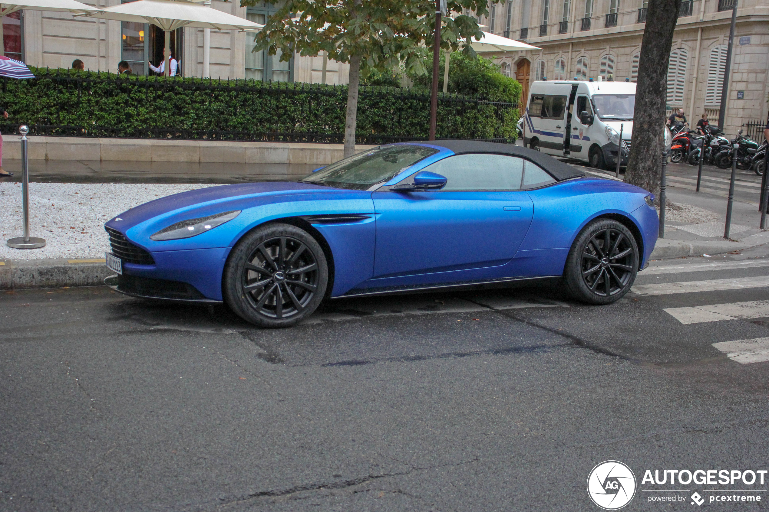 Aston Martin DB11 V8 Volante