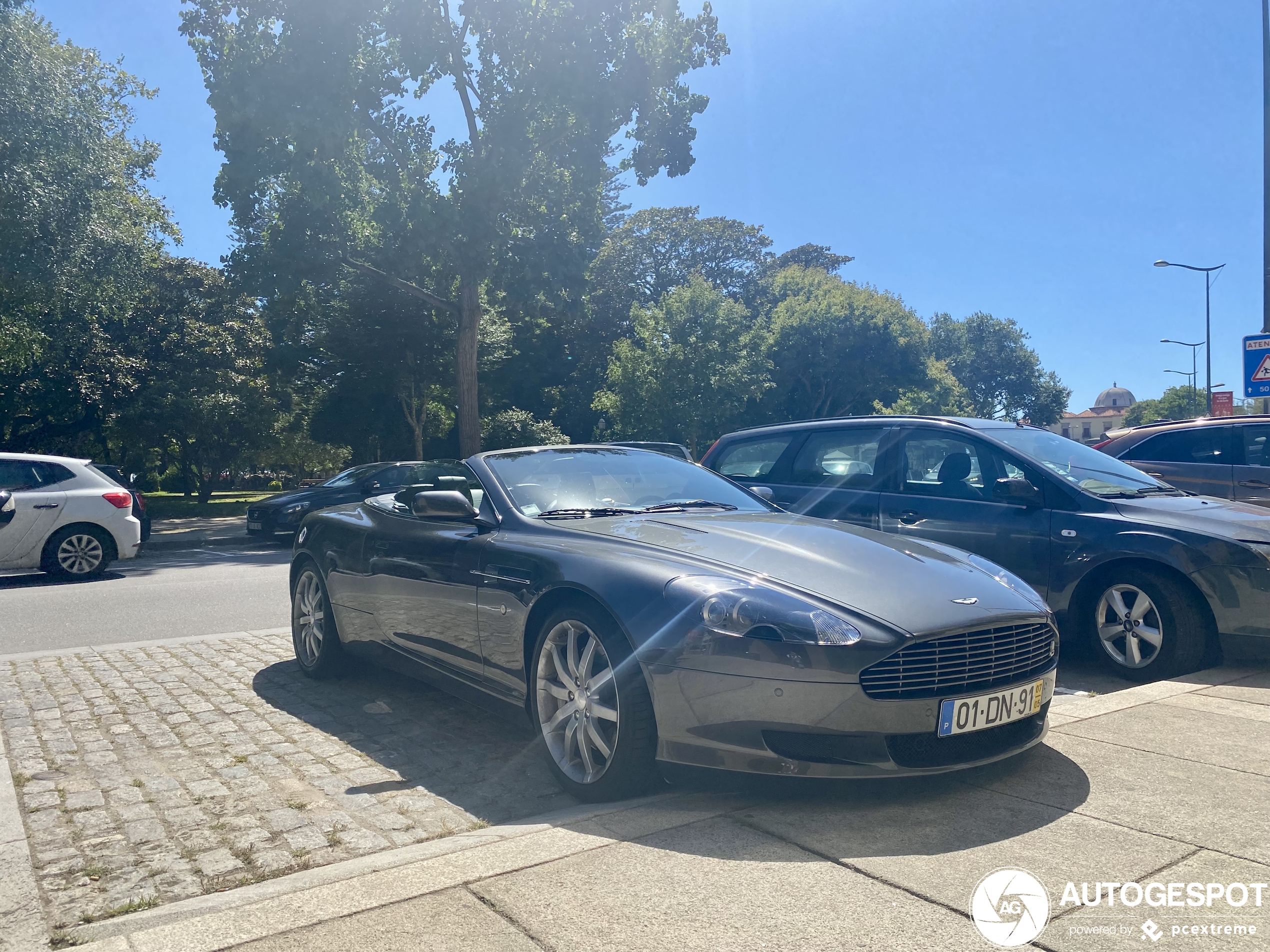 Aston Martin DB9 Volante