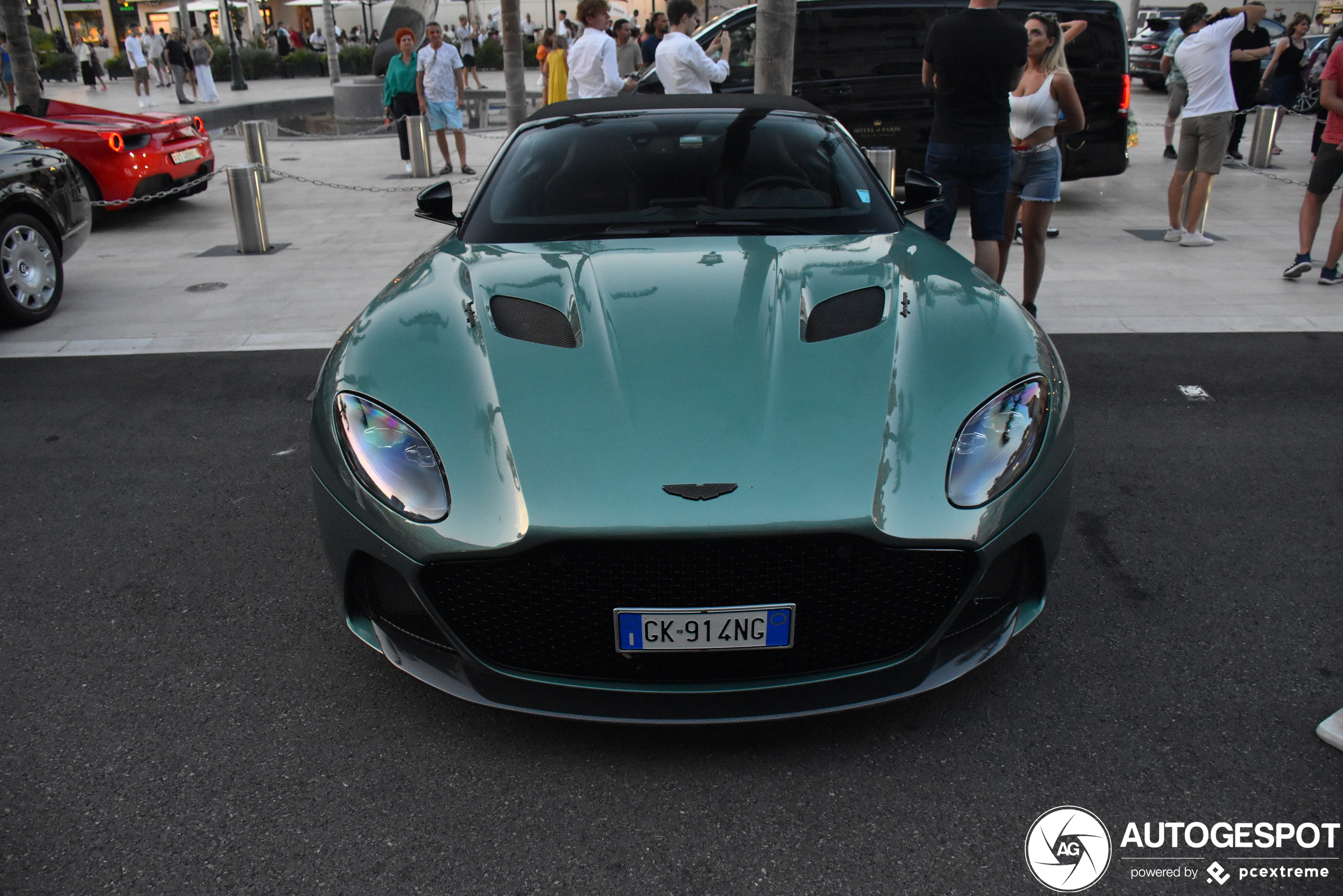 Aston Martin DBS Superleggera Volante