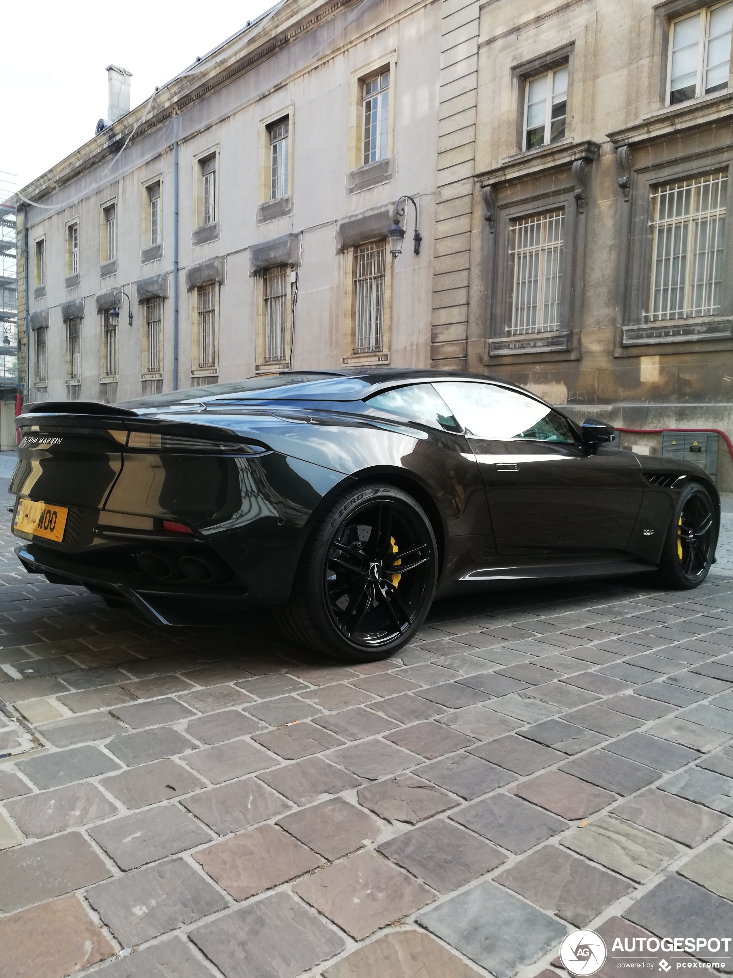 Aston Martin DBS Superleggera