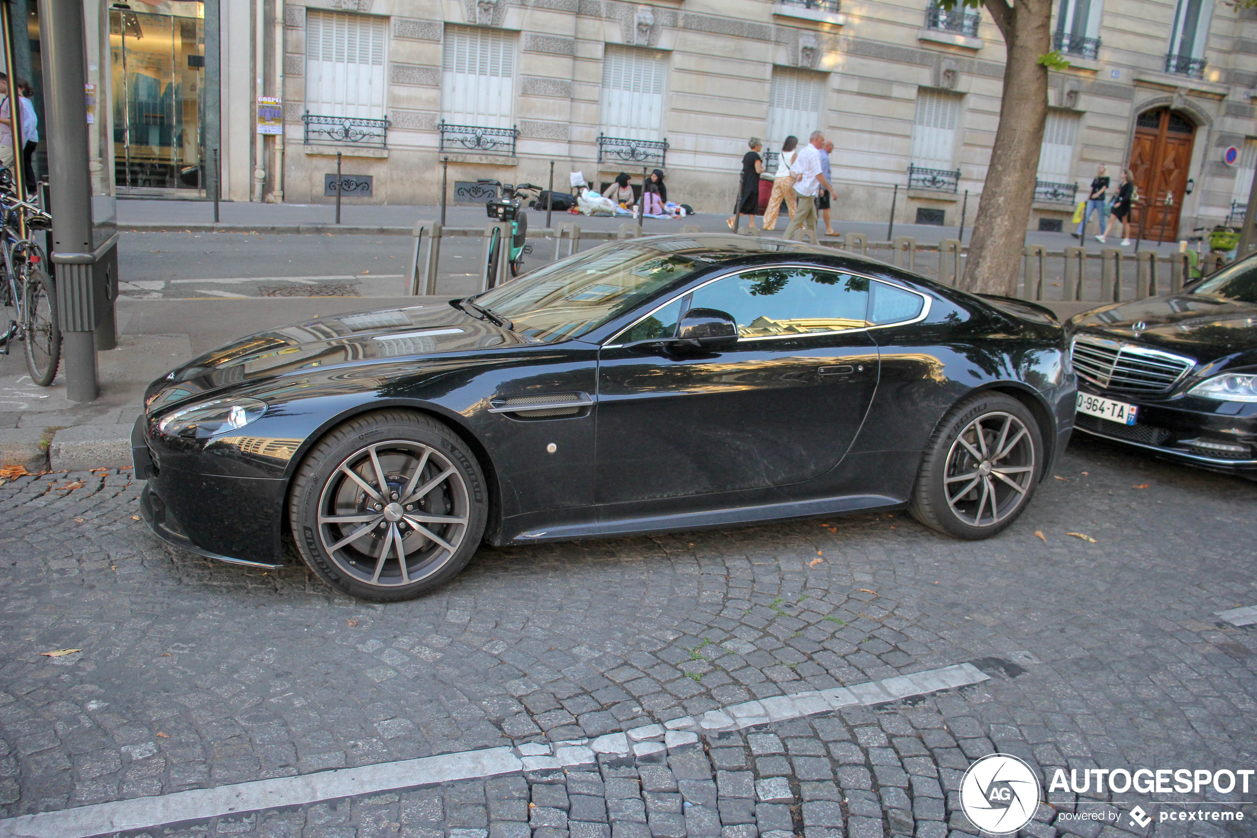 Aston Martin V8 Vantage S