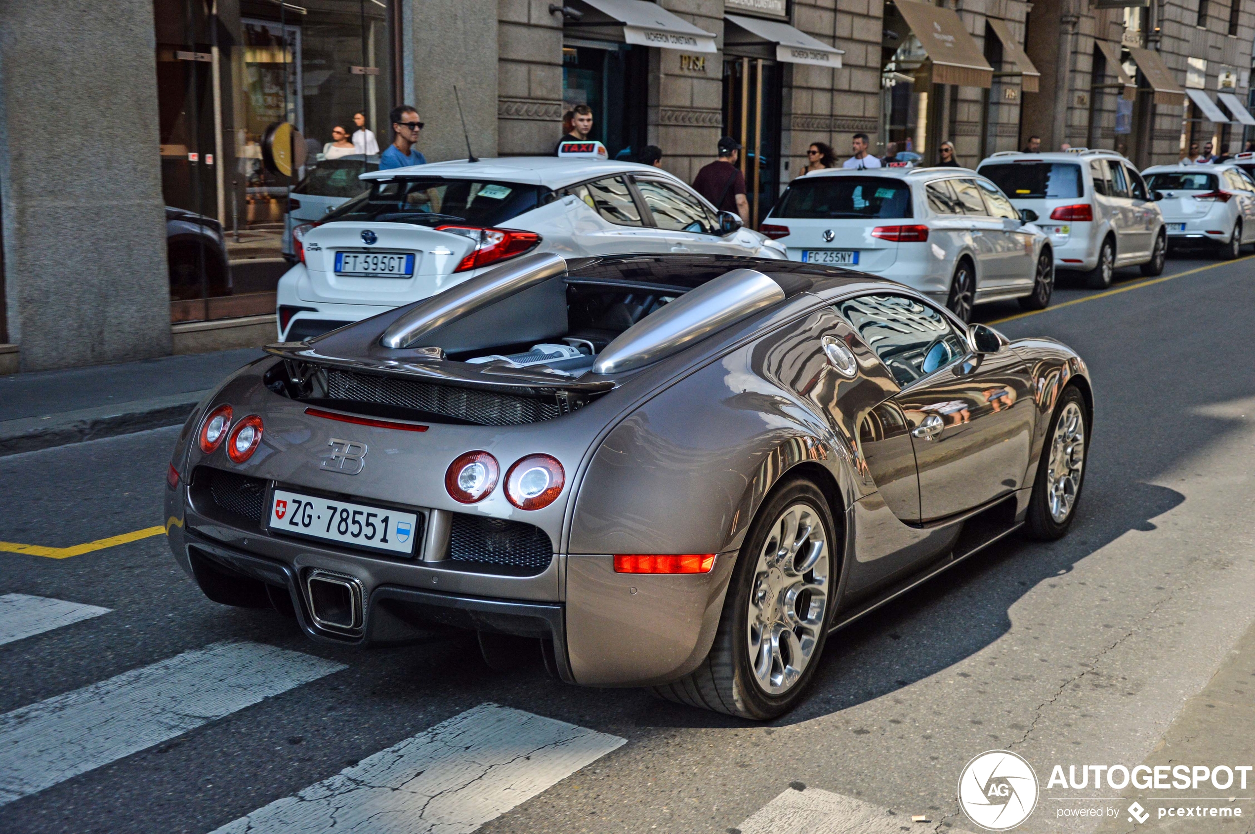Jedinstveni krovni kišobran Bugatti Veyron Grand Sporta primećen u akciji