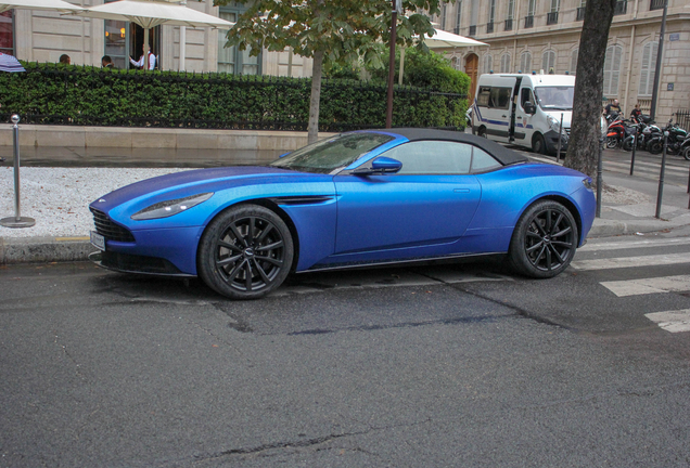 Aston Martin DB11 V8 Volante