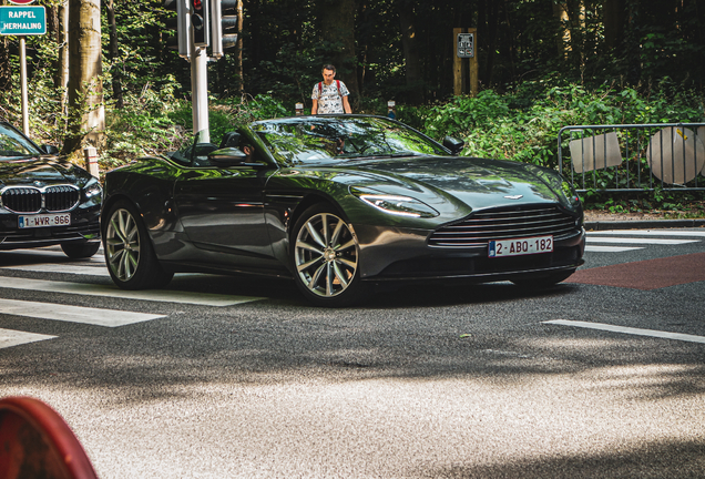 Aston Martin DB11 V8 Volante