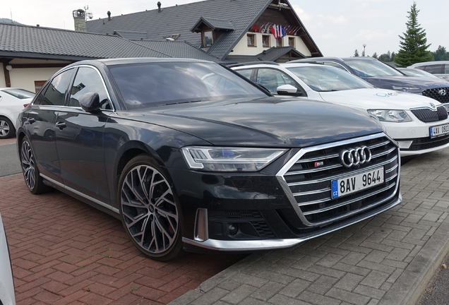 Audi S8 D5