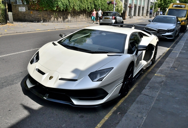 Lamborghini Aventador LP770-4 SVJ