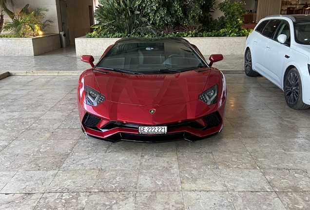 Lamborghini Aventador S LP740-4 Roadster